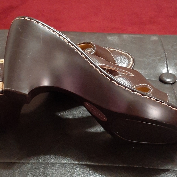 Shoes - Picture 5 of 6